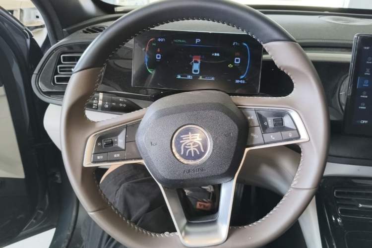 Used BYD Qin PLUS 2024 HONOR Edition DM-i 55KM Leading Model Steering Wheel
