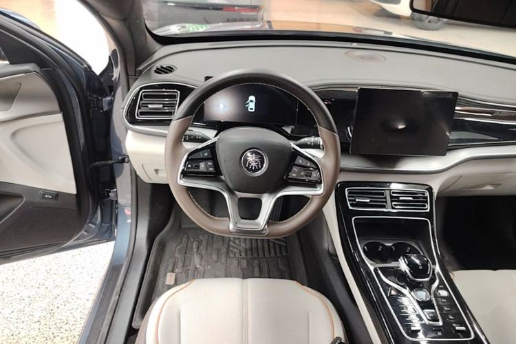 Used BYD Qin PLUS 2024 Honor Edition EV 420KM Leading Model Steering Wheel