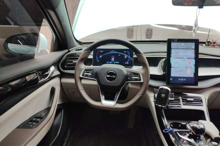 Used BYD Qin PLUS 2024 HONOR Edition DM-i 55KM Leading Model Steering Wheel