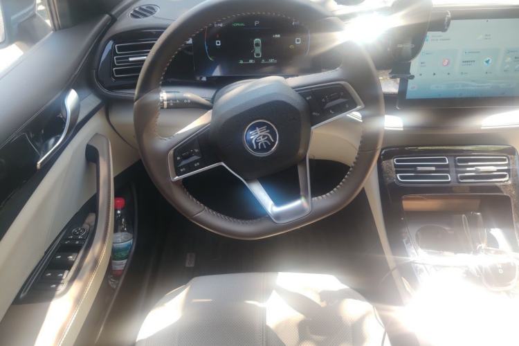Used BYD Qin PLUS 2024 HONOR Edition DM-i 55KM Leading Model Steering Wheel