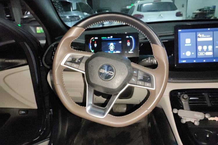 Used BYD Qin PLUS 2024 HONOR Edition DM-i 55KM Leading Model Steering Wheel