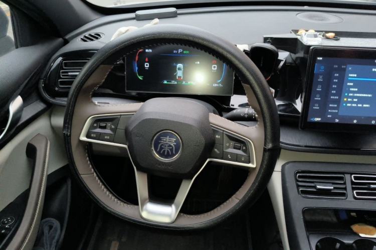 Used BYD Qin PLUS 2024 HONOR Edition DM-i 55KM Leading Model Steering Wheel