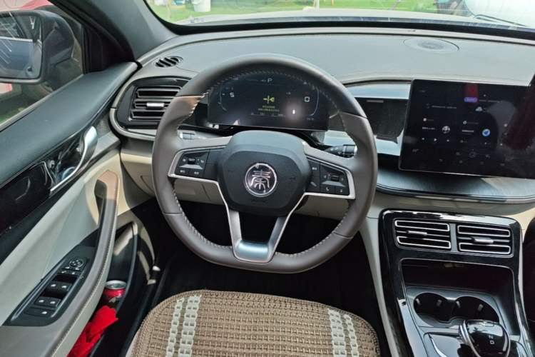 Used BYD Qin PLUS 2024 HONOR Edition DM-i 55KM Leading Model Steering Wheel
