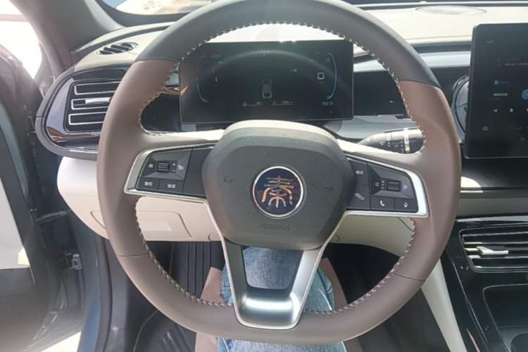 Used BYD Qin PLUS 2024 HONOR Edition DM-i 55KM Leading Model Steering Wheel