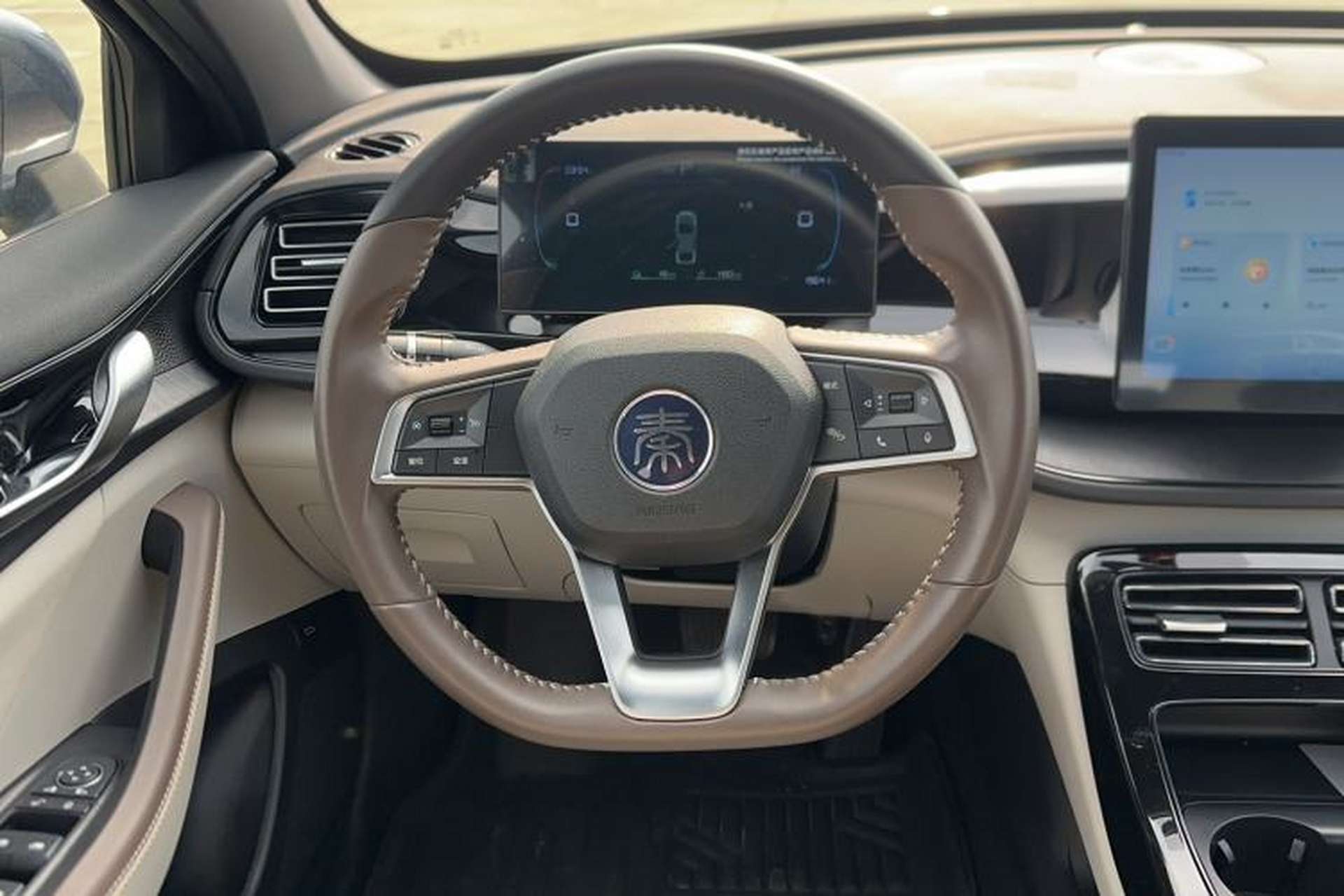 Used BYD Qin PLUS 2024 HONOR Edition DM-i 55KM Leading Model Steering Wheel