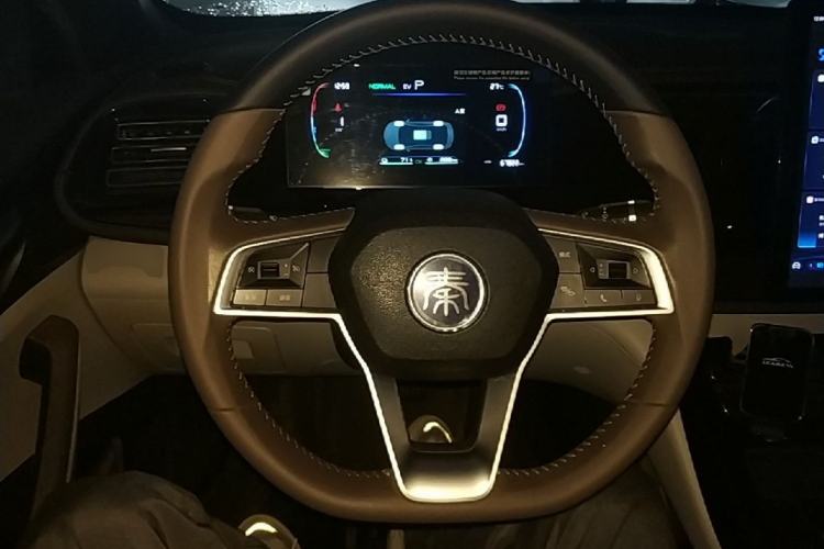 Used BYD Qin PLUS 2024 HONOR Edition DM-i 55KM Leading Model Steering Wheel