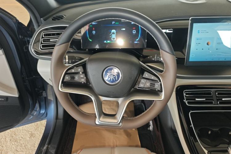 Used BYD Qin PLUS 2024 Honor Edition EV 420KM Beyond Model Steering Wheel