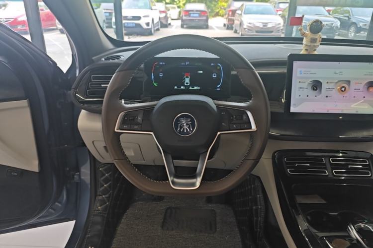 Used BYD Qin PLUS 2024 HONOR Edition DM-i 55KM Leading Model Steering Wheel