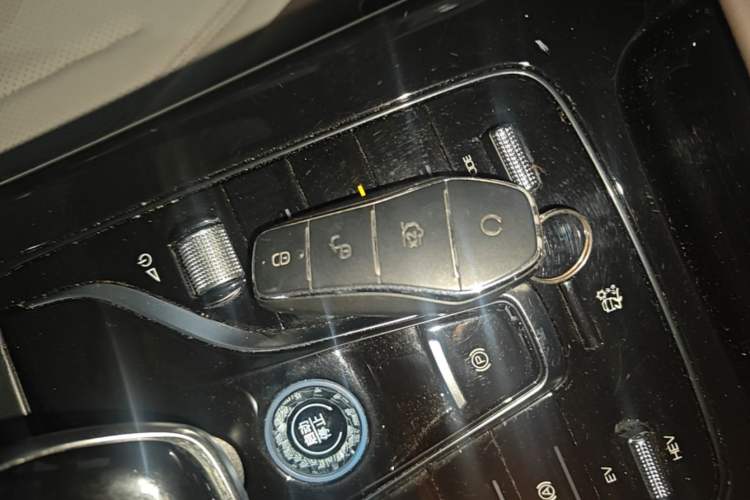 Used BYD Qin PLUS 2024 HONOR Edition DM-i 55KM Leading Model Vehicle Key