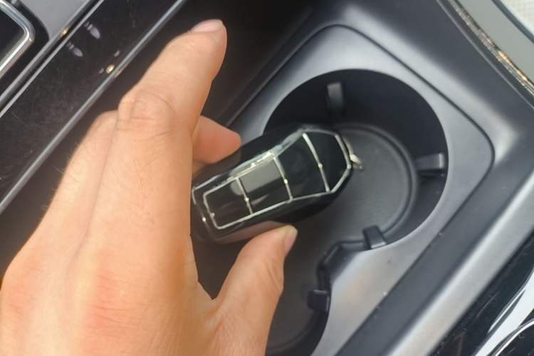Used BYD Qin PLUS 2024 HONOR Edition DM-i 55KM Leading Model Vehicle Key