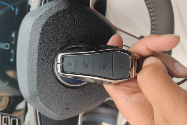 Used BYD Qin PLUS 2024 HONOR Edition DM-i 55KM Leading Model Vehicle Key