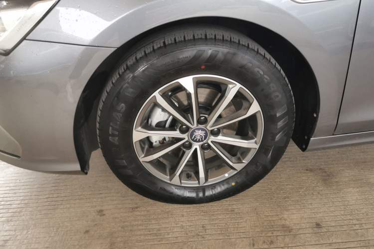 Used BYD Qin PLUS 2024 HONOR Edition DM-i 55KM Leading Model Left Front Wheel Hub