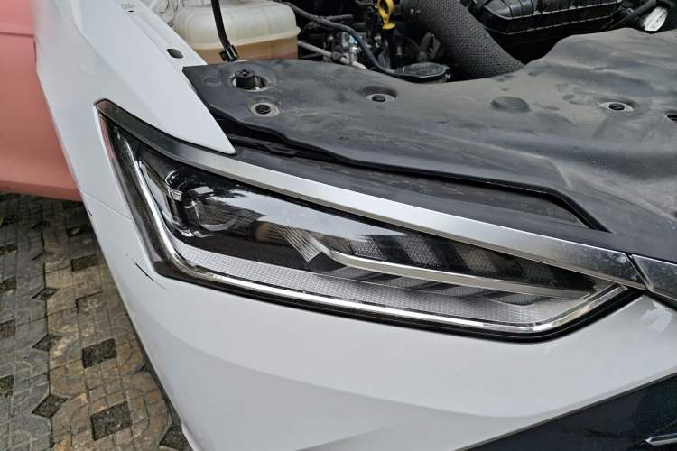 Used BYD Qin PLUS 2024 HONOR Edition DM-i 55KM Leading Model Right Front Headlight