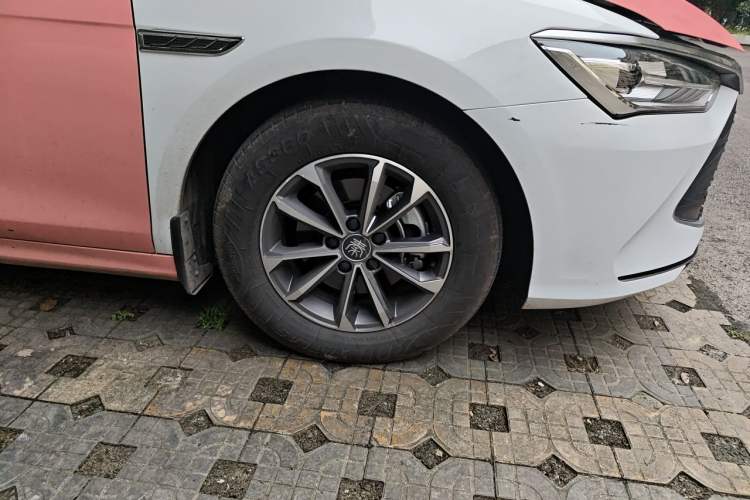 Used BYD Qin PLUS 2024 HONOR Edition DM-i 55KM Leading Model Right Front Wheel Hub