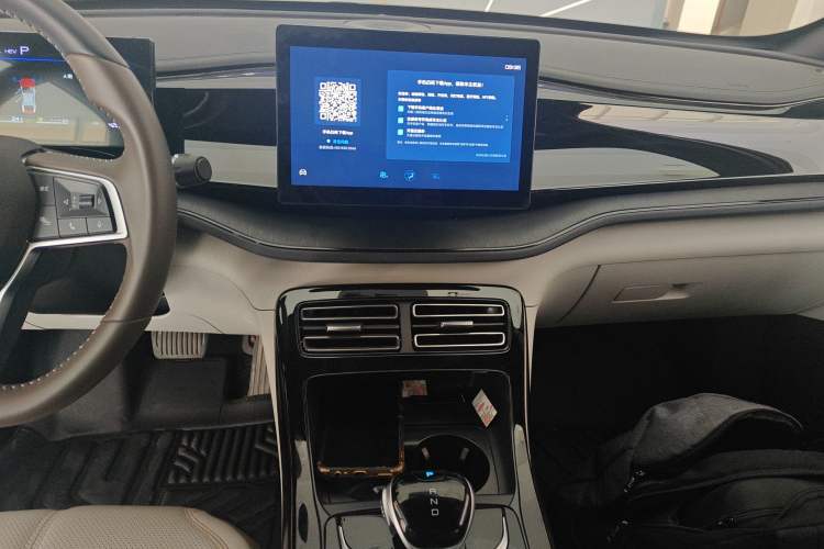 Used BYD Qin PLUS 2024 HONOR Edition DM-i 55KM Leading Model Audio And AC Panel