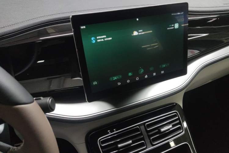 Used BYD Qin PLUS 2024 Honor Edition EV 420KM Beyond Model Audio And AC Panel