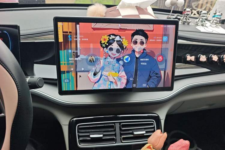 Used BYD Qin PLUS 2024 HONOR Edition DM-i 120KM Beyond Model Audio And AC Panel