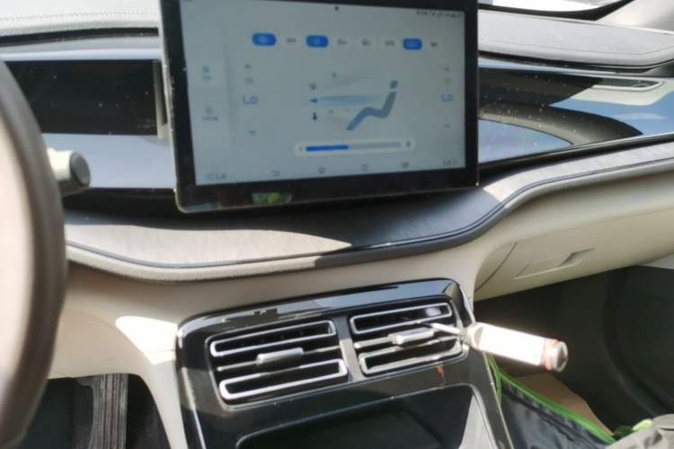 Used BYD Qin PLUS 2024 HONOR Edition DM-i 55KM Leading Model Audio And AC Panel