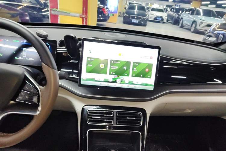 Used BYD Qin PLUS 2024 HONOR Edition DM-i 120KM Excellence Model Audio And AC Panel