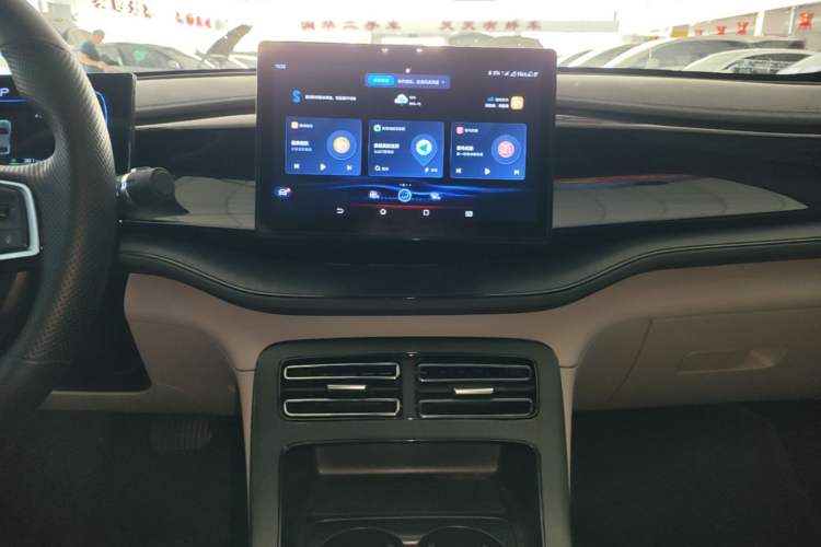 Used BYD Qin PLUS 2024 HONOR Edition DM-i 55KM Leading Model Audio And AC Panel