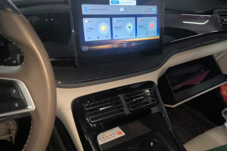 Used BYD Qin PLUS 2024 HONOR Edition DM-i 55KM Leading Model Audio And AC Panel