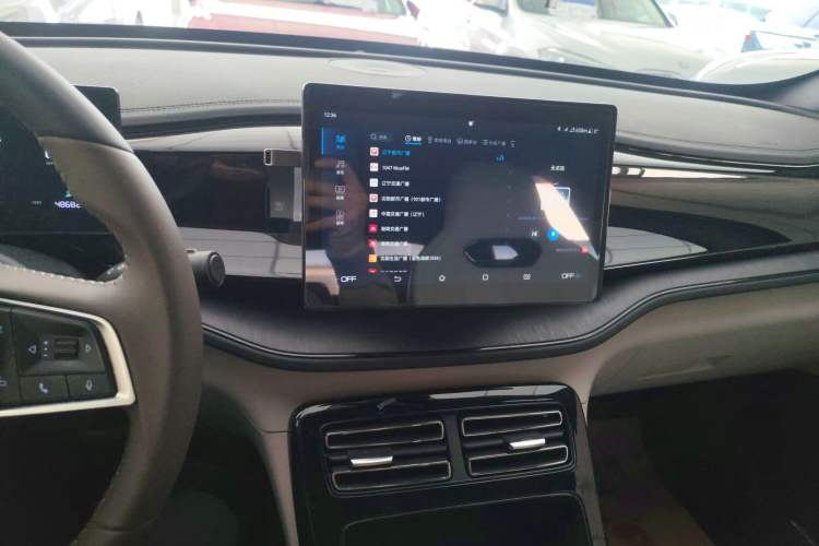 Used BYD Qin PLUS 2024 HONOR Edition DM-i 55KM Leading Model Audio And AC Panel