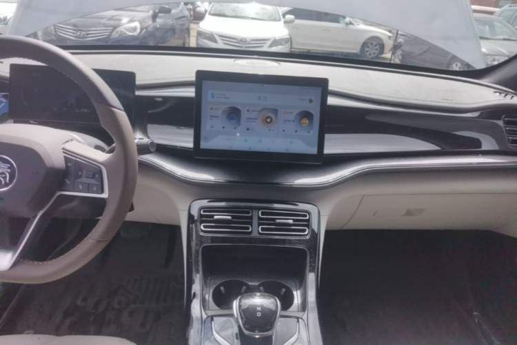 Used BYD Qin PLUS 2024 HONOR Edition DM-i 55KM Leading Model Audio And AC Panel
