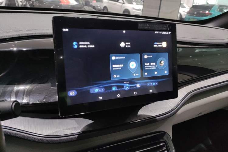 Used BYD Qin PLUS 2024 HONOR Edition DM-i 55KM Leading Model Audio And AC Panel