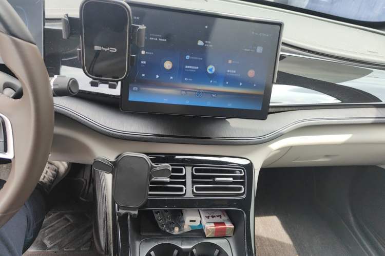 Used BYD Qin PLUS 2024 HONOR Edition DM-i 55KM Leading Model Audio And AC Panel