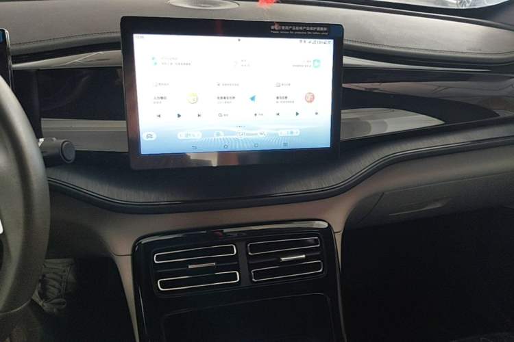 Used BYD Qin PLUS 2024 HONOR Edition DM-i 55KM Leading Model Audio And AC Panel