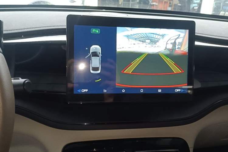 Used BYD Qin PLUS 2024 HONOR Edition DM-i 55KM Leading Model Audio And AC Panel