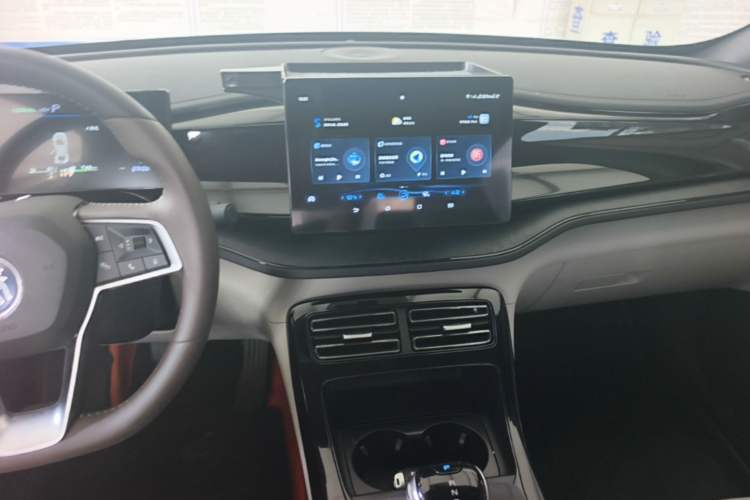 Used BYD Qin PLUS 2024 HONOR Edition DM-i 55KM Leading Model Audio And AC Panel