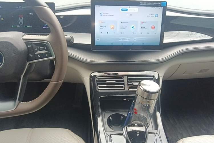 Used BYD Qin PLUS 2024 HONOR Edition DM-i 55KM Leading Model Audio And AC Panel
