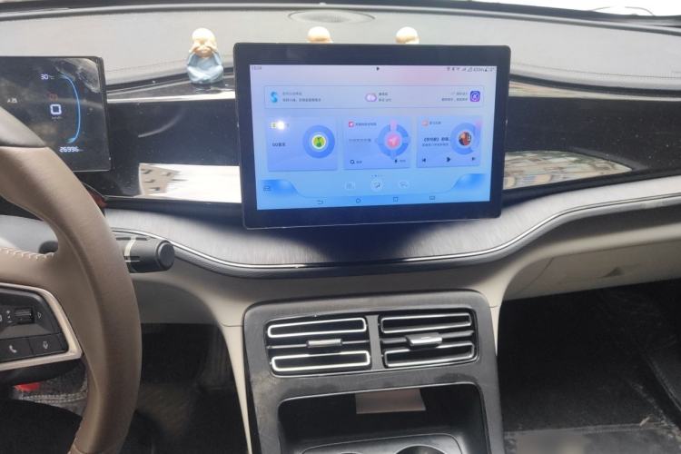 Used BYD Qin PLUS 2024 HONOR Edition DM-i 55KM Leading Model Audio And AC Panel