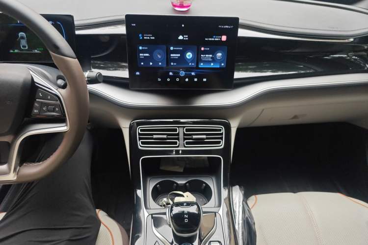 Used BYD Qin PLUS 2024 Honor Edition EV 510KM Leading Model Audio And AC Panel