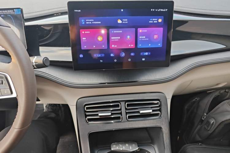 Used BYD Qin PLUS 2024 HONOR Edition DM-i 55KM Leading Model Audio And AC Panel