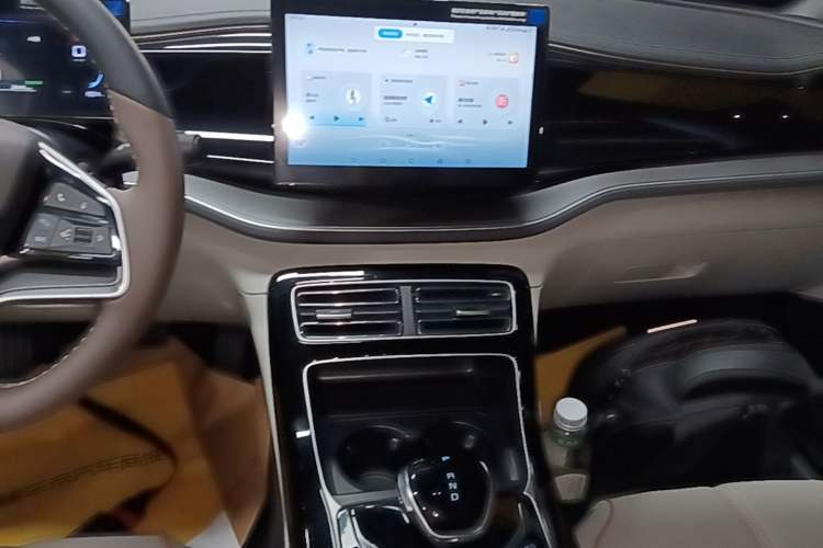 Used BYD Qin PLUS 2024 Honor Edition EV 420KM Leading Model Audio And AC Panel