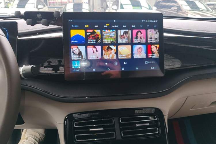 Used BYD Qin PLUS 2024 HONOR Edition DM-i 55KM Leading Model Audio And AC Panel