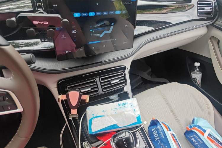Used BYD Qin PLUS 2024 HONOR Edition DM-i 55KM Leading Model Audio And AC Panel