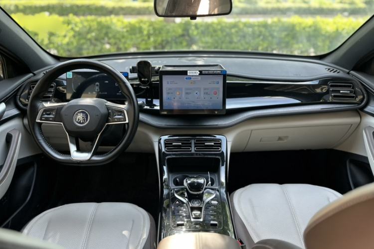 Used BYD Qin PLUS 2024 HONOR Edition DM-i 55KM Leading Model Audio And AC Panel