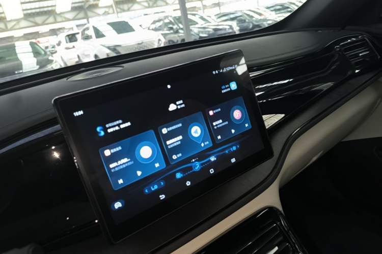 Used BYD Qin PLUS 2024 HONOR Edition DM-i 55KM Leading Model Audio And AC Panel