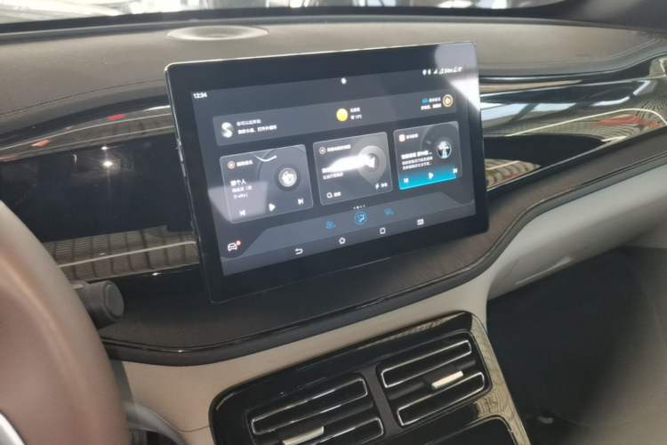 Used BYD Qin PLUS 2024 HONOR Edition DM-i 55KM Leading Model Audio And AC Panel