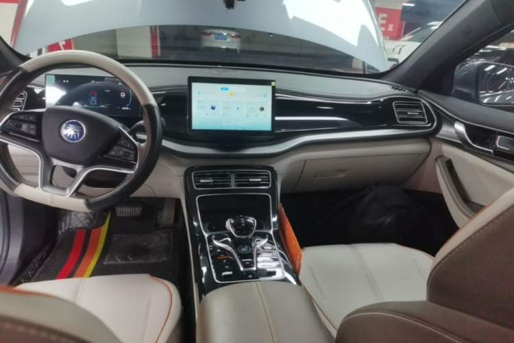 Used BYD Qin PLUS 2024 Honor Edition EV 510KM Beyond Model Audio And AC Panel
