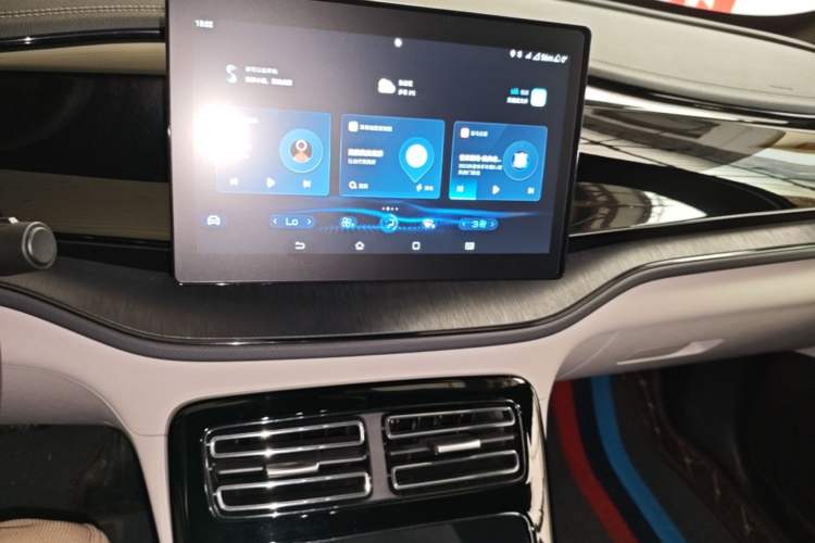 Used BYD Qin PLUS 2024 HONOR Edition DM-i 55KM Leading Model Audio And AC Panel