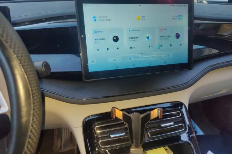Used BYD Qin PLUS 2024 HONOR Edition DM-i 55KM Leading Model Audio And AC Panel