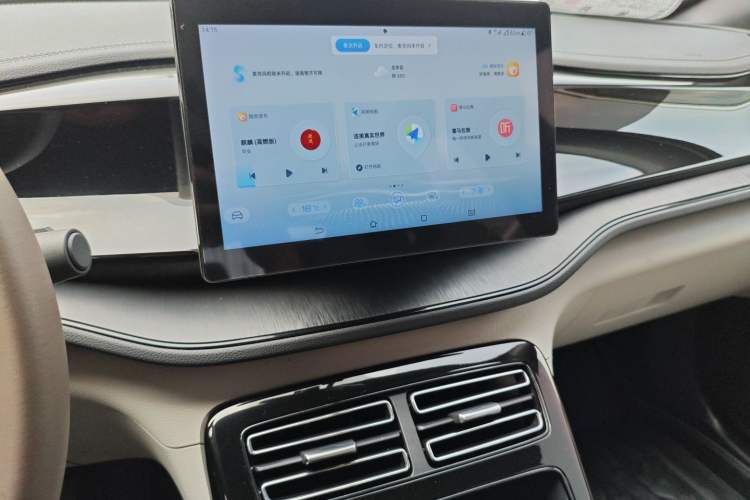 Used BYD Qin PLUS 2024 HONOR Edition DM-i 55KM Leading Model Audio And AC Panel