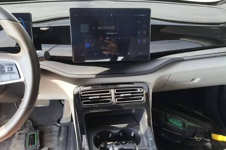 Used BYD Qin PLUS 2024 HONOR Edition DM-i 55KM Leading Model Audio And AC Panel