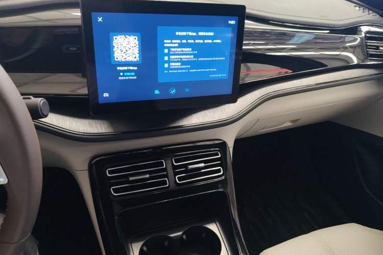 Used BYD Qin PLUS 2024 HONOR Edition DM-i 55KM Leading Model Audio And AC Panel