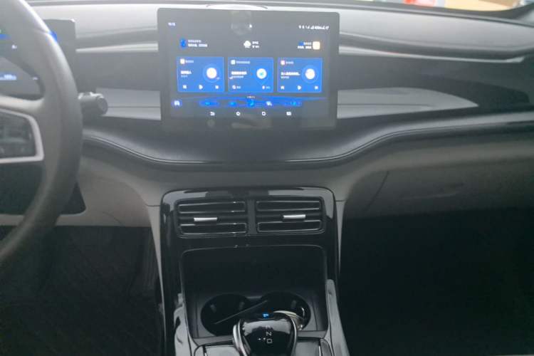 Used BYD Qin PLUS 2024 HONOR Edition DM-i 55KM Leading Model Audio And AC Panel