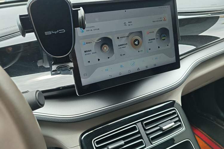 Used BYD Qin PLUS 2024 HONOR Edition DM-i 120KM Leading Model Audio And AC Panel